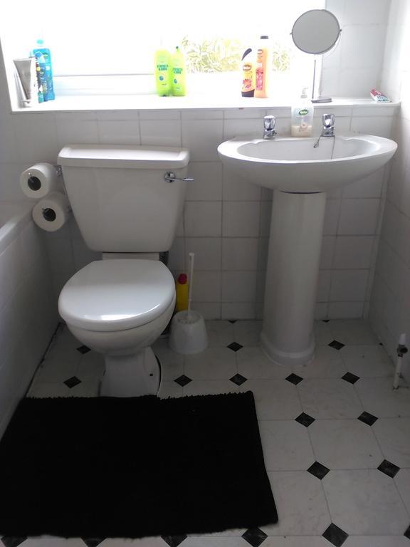 Carters Guesthouse Milton Keynes Oda fotoğraf